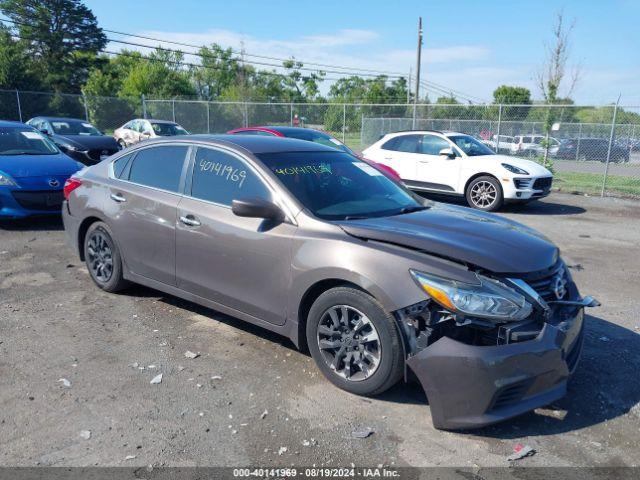  Salvage Nissan Altima