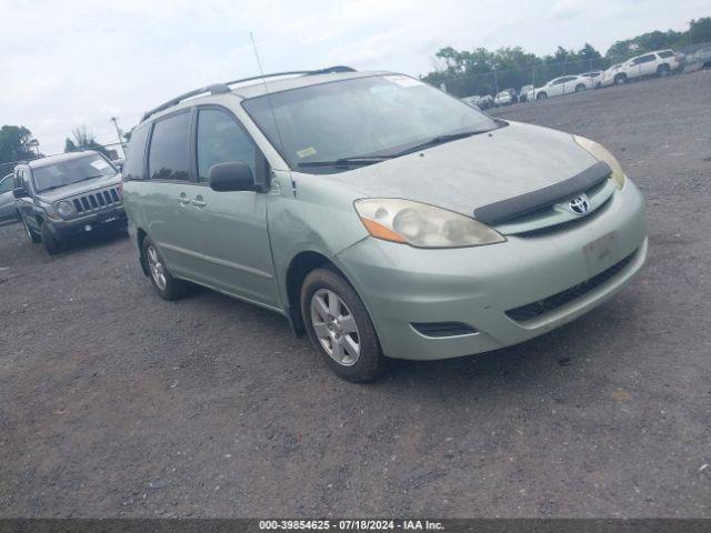  Salvage Toyota Sienna