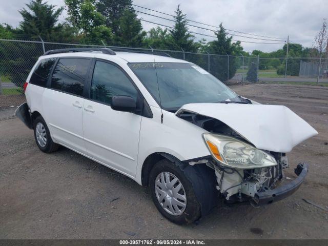  Salvage Toyota Sienna