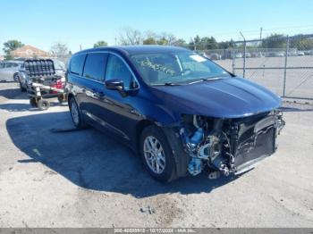  Salvage Chrysler Pacifica