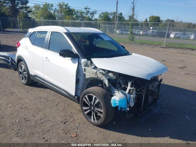  Salvage Nissan Kicks