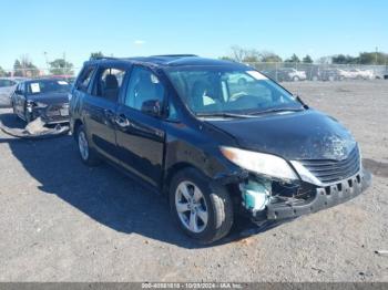  Salvage Toyota Sienna