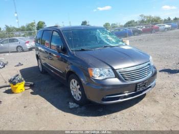  Salvage Chrysler Town & Country