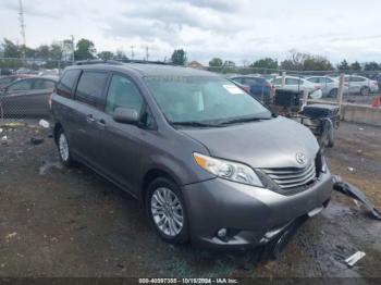  Salvage Toyota Sienna