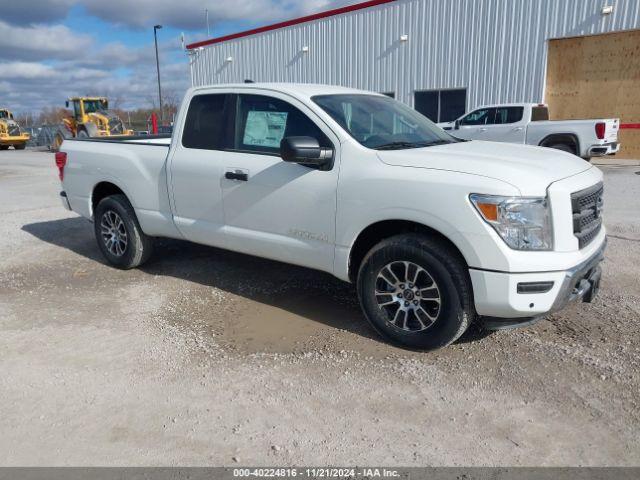  Salvage Nissan Titan