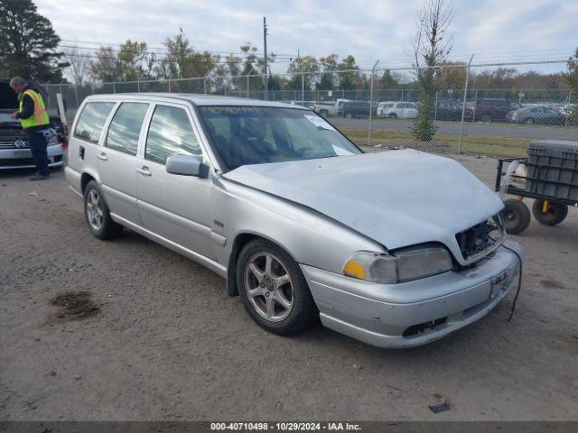  Salvage Volvo V70