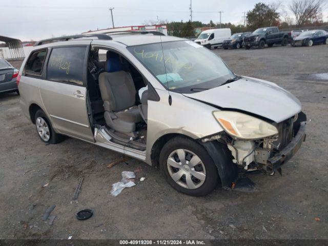  Salvage Toyota Sienna