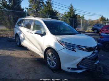  Salvage Toyota Sienna