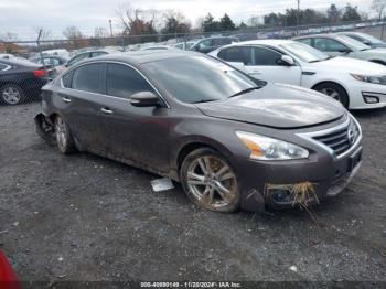  Salvage Nissan Altima