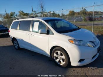  Salvage Toyota Sienna