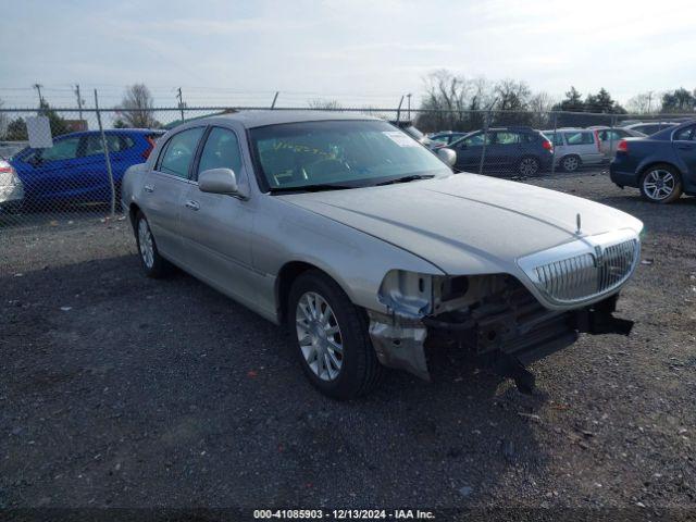  Salvage Lincoln Towncar