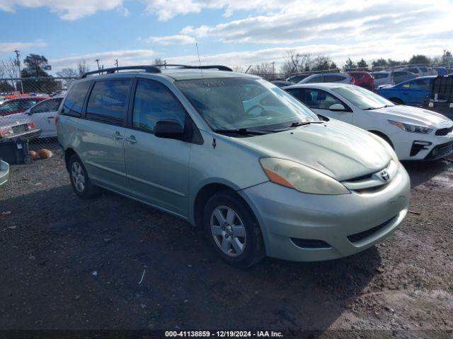  Salvage Toyota Sienna