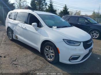  Salvage Chrysler Pacifica