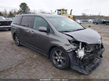  Salvage Toyota Sienna