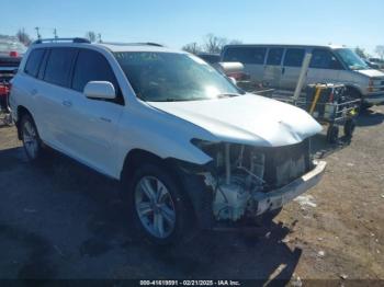  Salvage Toyota Highlander