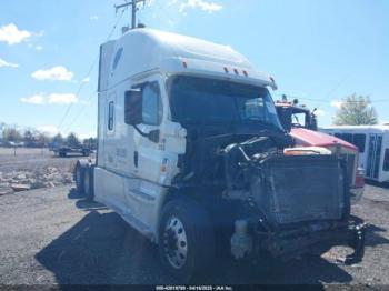  Salvage Freightliner Cascadia 125