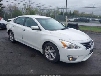  Salvage Nissan Altima
