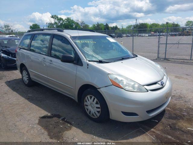  Salvage Toyota Sienna