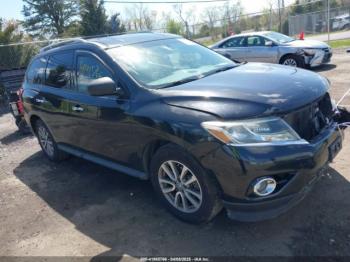  Salvage Nissan Pathfinder