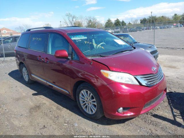  Salvage Toyota Sienna