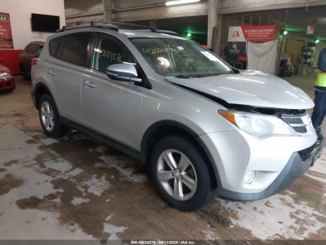  Salvage Toyota RAV4