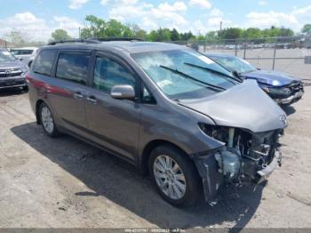  Salvage Toyota Sienna