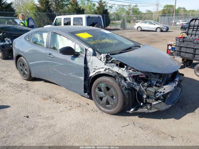  Salvage Toyota Prius