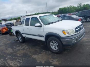  Salvage Toyota Tundra