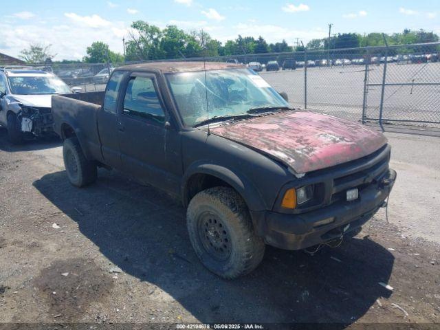  Salvage Chevrolet S-10