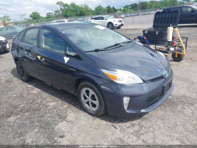  Salvage Toyota Prius
