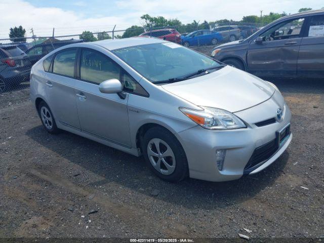  Salvage Toyota Prius