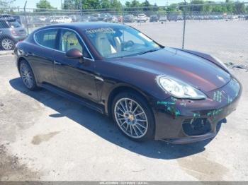  Salvage Porsche Panamera