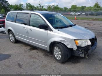  Salvage Chrysler Town & Country