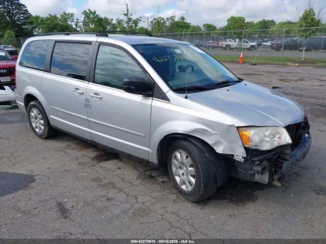  Salvage Chrysler Town & Country