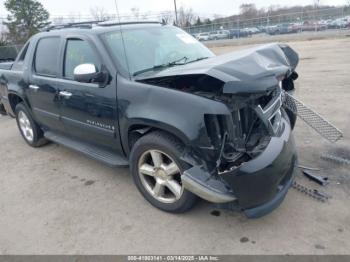  Salvage Chevrolet Avalanche 1500