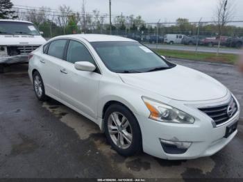  Salvage Nissan Altima