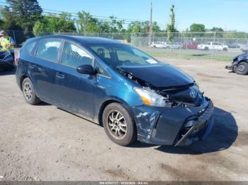  Salvage Toyota Prius v
