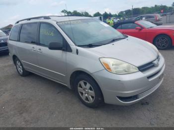  Salvage Toyota Sienna