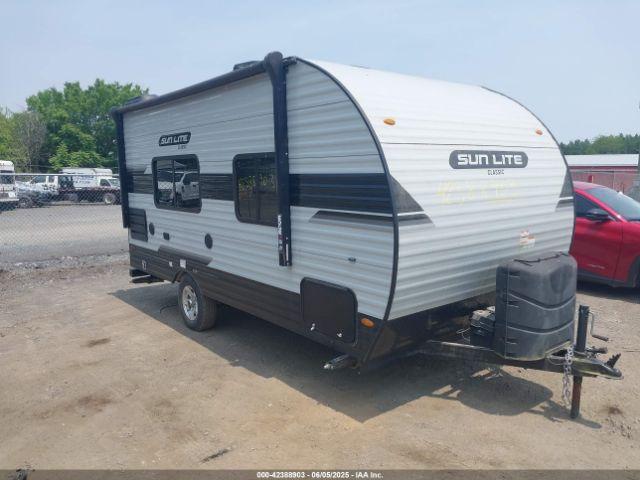  Salvage Sunset Park Rv Sun Lite Series M-18