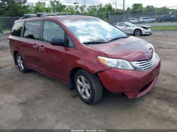  Salvage Toyota Sienna