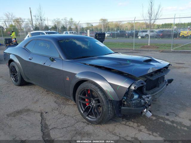  Salvage Dodge Challenger