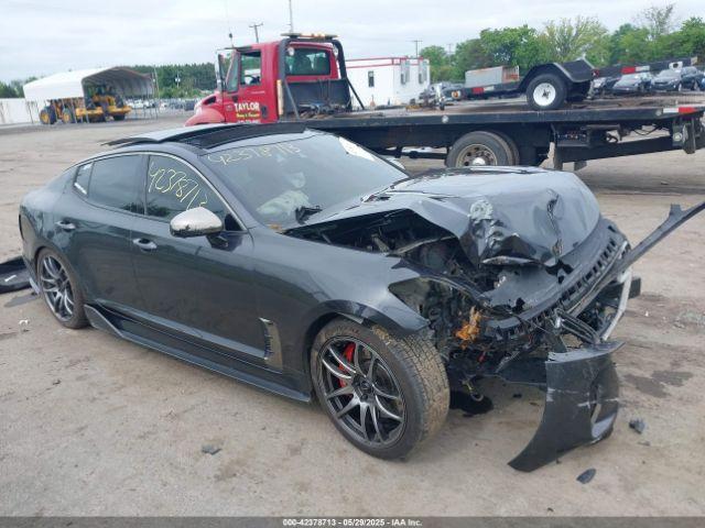  Salvage Kia Stinger
