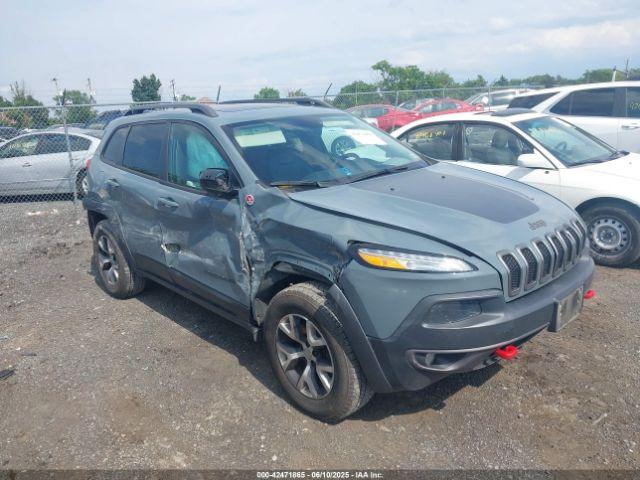  Salvage Jeep Cherokee