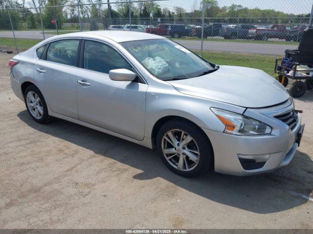  Salvage Nissan Altima