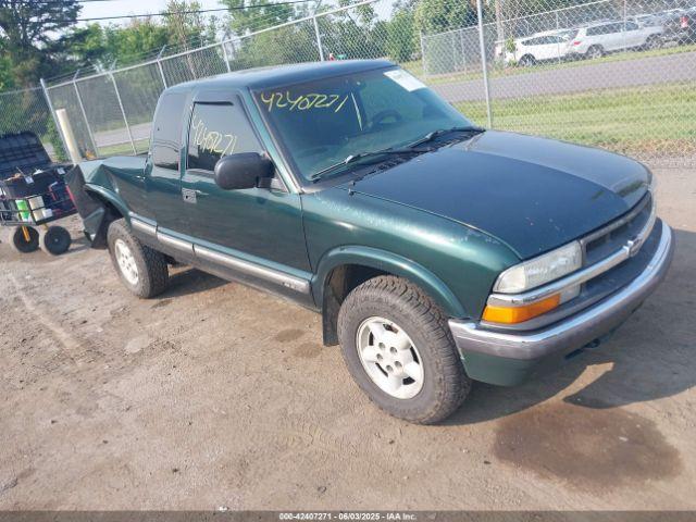  Salvage Chevrolet S-10