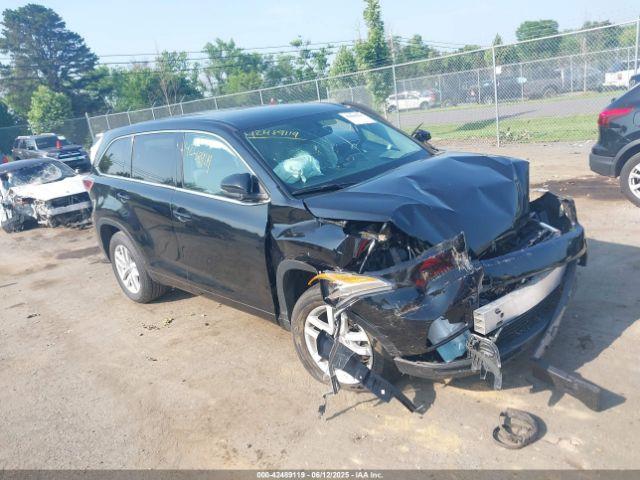  Salvage Toyota Highlander