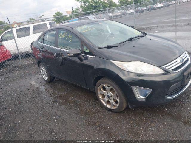  Salvage Ford Fiesta