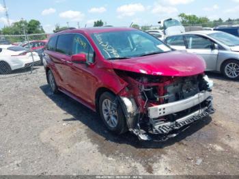  Salvage Toyota Sienna