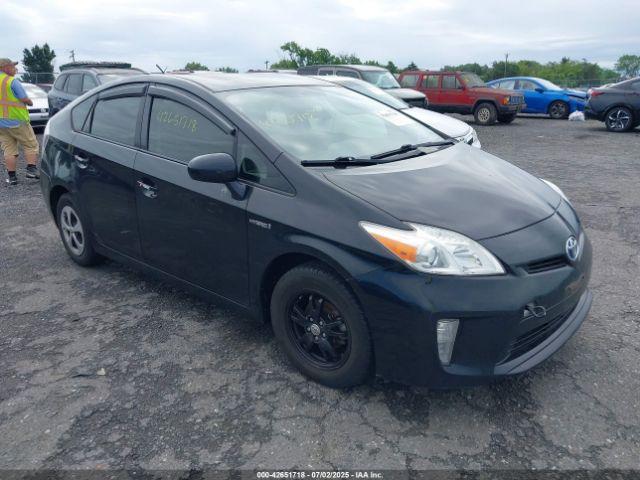 Salvage Toyota Prius