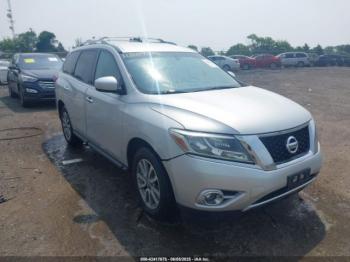  Salvage Nissan Pathfinder